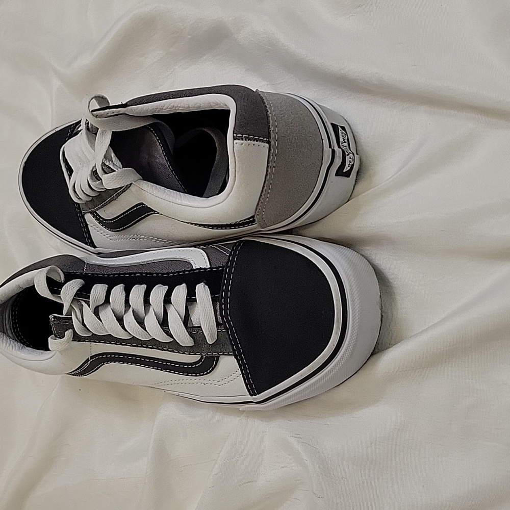 Women's Van's athletic shoes - Picture 2 of 9